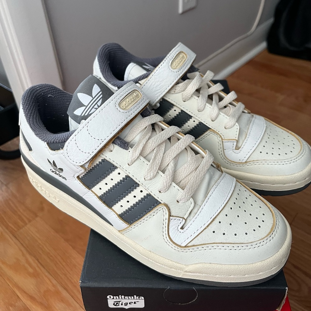 ADIDAS FORUM 84 LOW SHOES